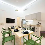 Very - Sunny - Comfy בית נופש בודפשט