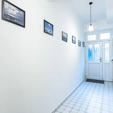 Very - Sunny - Comfy Apartment