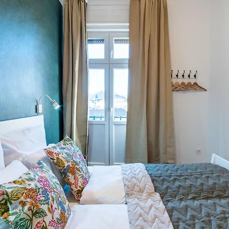 Very - Sunny - Comfy Apartment