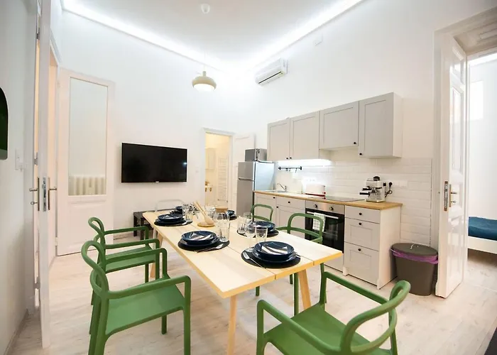 Very - Sunny - Comfy ブダペスト