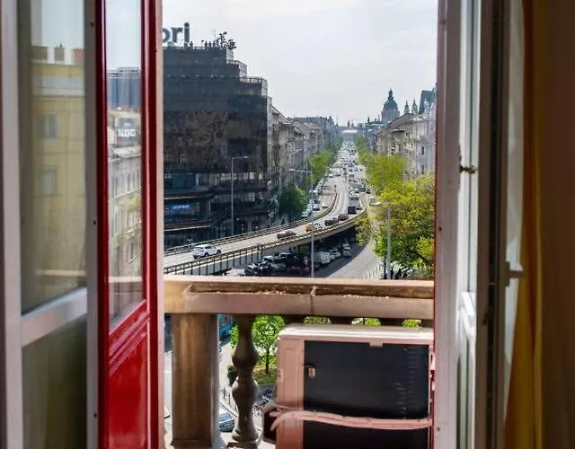 Very - Sunny - Comfy *